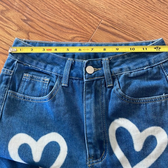 Woman’s size 0/2? XS heart jeans. - Picture 7 of 7